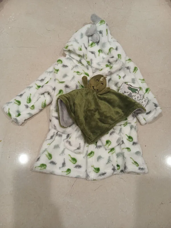 White_Fleece_Hooded_Romper_for_Babies