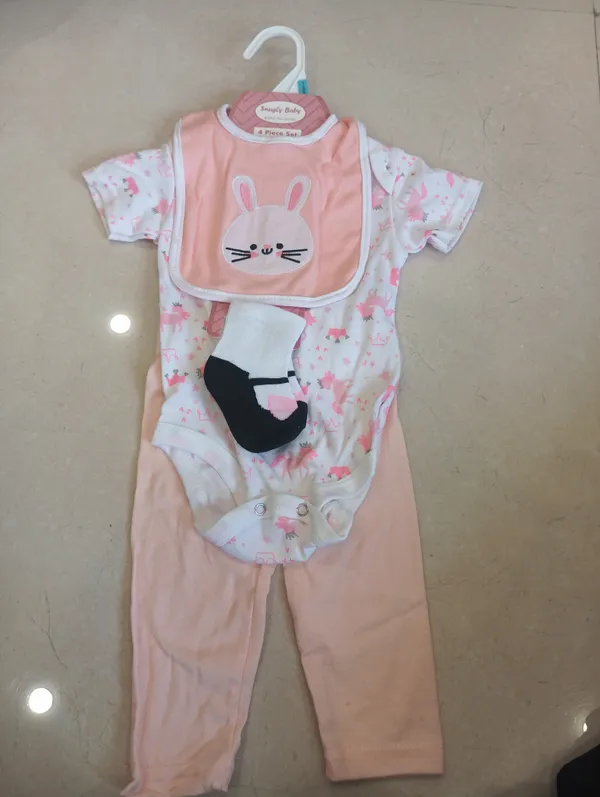 Pink_Floral_Baby_Outfit_Set_for_Infants