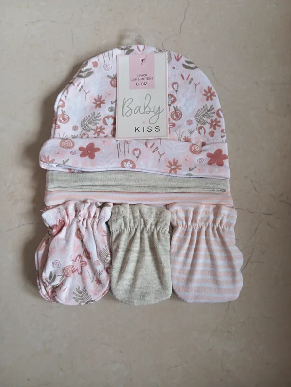Pink_Printed_Caps_And_Mittens_Set_for_Babies