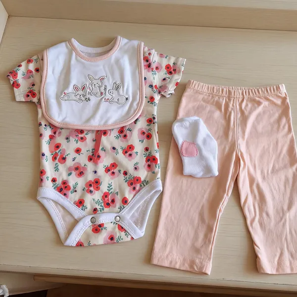 Pink_Floral_3-Piece_Baby_Clothing_Set_for_Babies