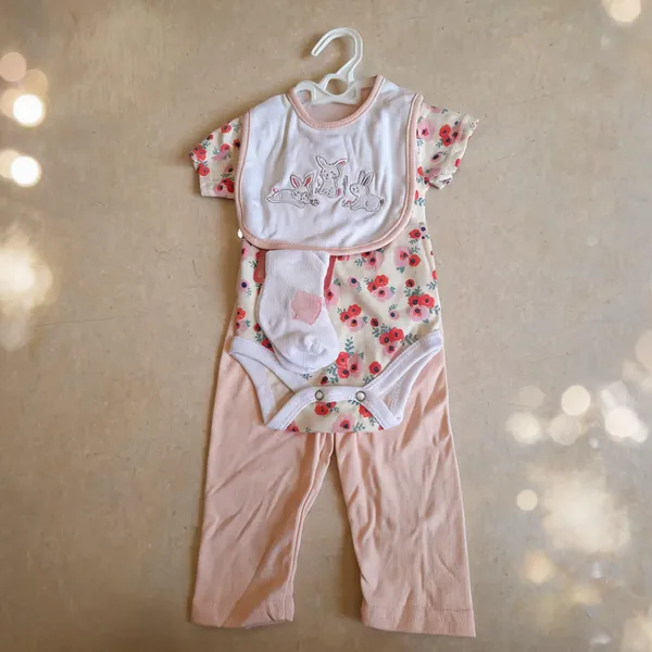 Pink_Floral_3-Piece_Baby_Clothing_Set_for_Babies