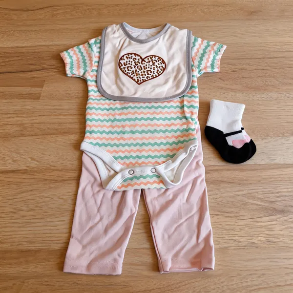 Multicolor_Striped_Baby_Clothing_Set_for_Babies