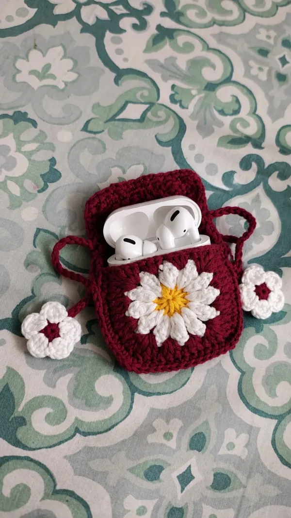 Red_And_White_Crochet_Yarn_Sling_Pouch_For_Women,_Fashion,_Daily_Wear_Pack_Of_2
