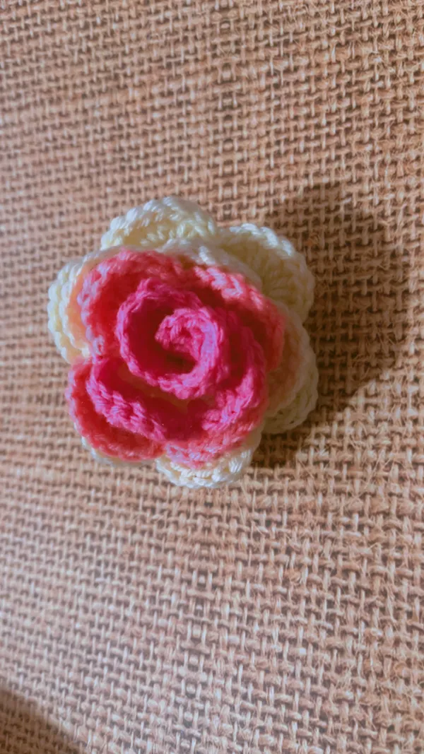Multicolour_Crochet_Yarn_Decorative_Flower_Stem_For_Home_Decor,_Gifting,_Decorative_Use_Pack_Of_2
