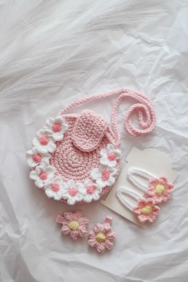 Pink_And_White_Crochet_Yarn_Bag_And_Hair_Accessory_Set_For_Women,_Hair_Styling,_Daily_Wear_Pack_Of_3