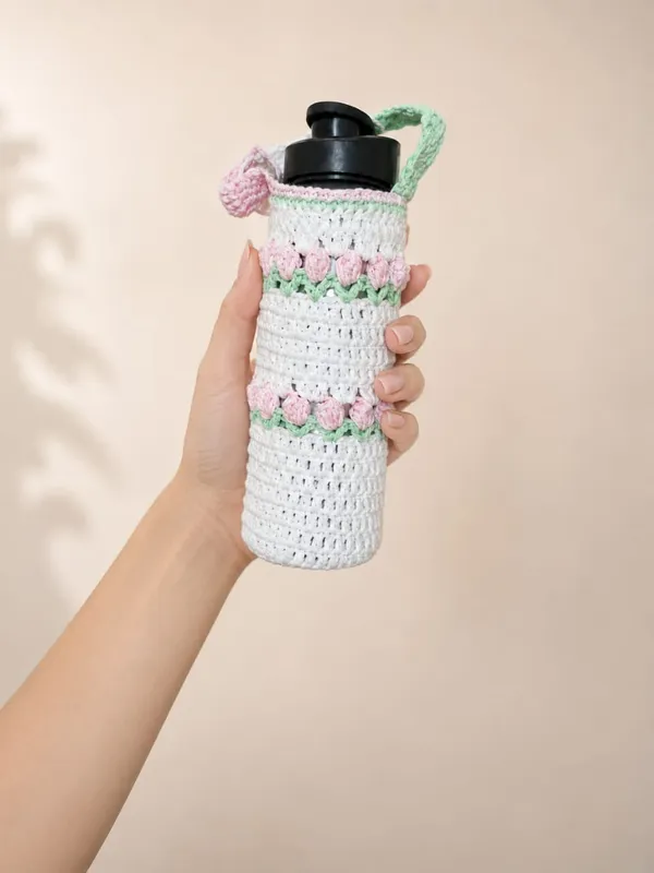 Multicolour_Crochet_Yarn_Water_Bottle_Sleeve_For_All_Ages,_Gifting,_Bag_Accessories