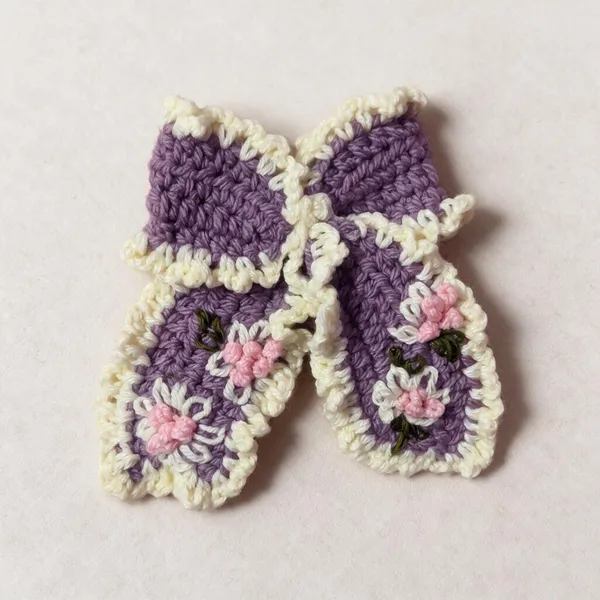 Purple_And_White_Crochet_Yarn_Hair_Clip_For_Girls,_Hair_Styling,_Daily_Wear