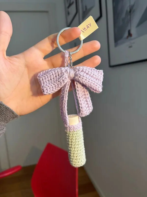Purple_And_White_Crochet_Yarn_Keychain_For_All_Ages,_Gifting,_Bag_Accessories