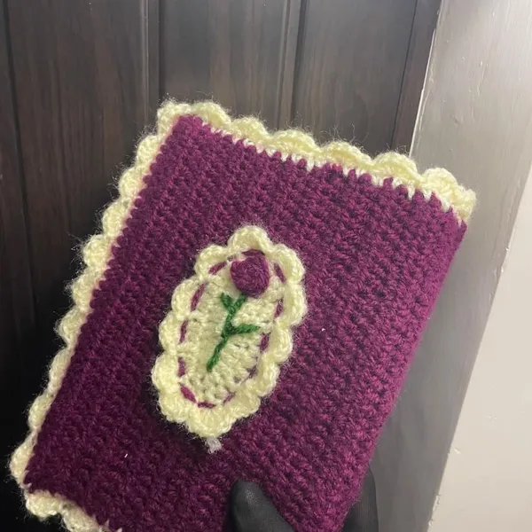 Purple_Crochet_Yarn_Book_Cover_For_Readers,_Students,_Book_Protection