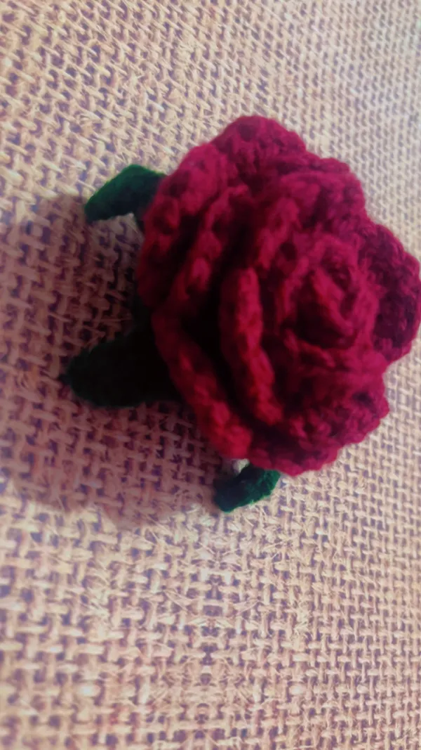 Red_Crochet_Yarn_Decorative_Flower_For_Home_Decor,_Gifting,_Decorative_Use_Pack_Of_2