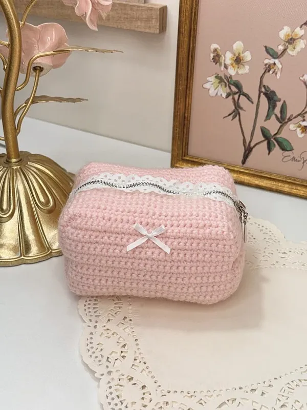 Pink_Crochet_Yarn_Zipper_Pouch_For_Women,_Daily_Use,_Shopping