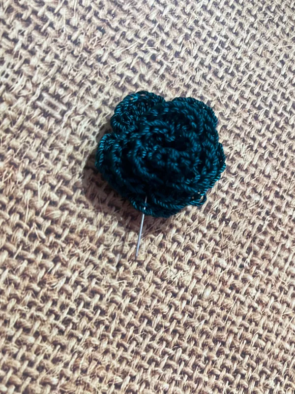 Green_Crochet_Yarn_Hijab_Pin_For_Girls,_Hair_Styling,_Daily_Wear_Pack_Of_5