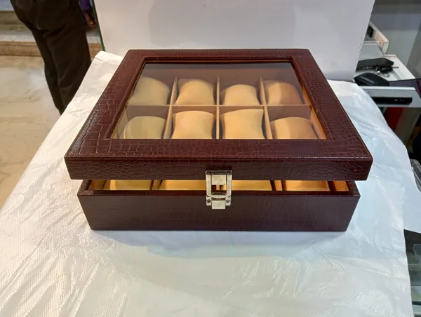 Crocodile_Pattern_Leather_12_Slot_Watch_Organizer