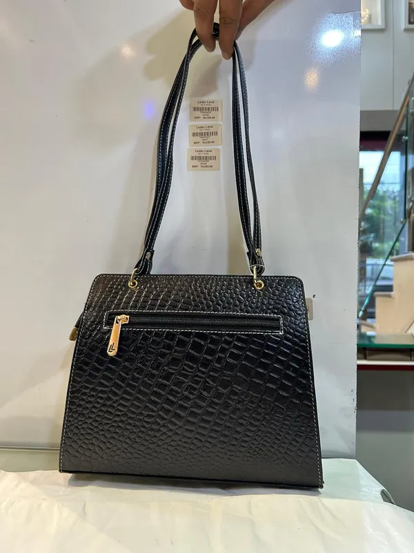 Black_Leather_Crocodile_Embossed_Tote_Bag_For_Women