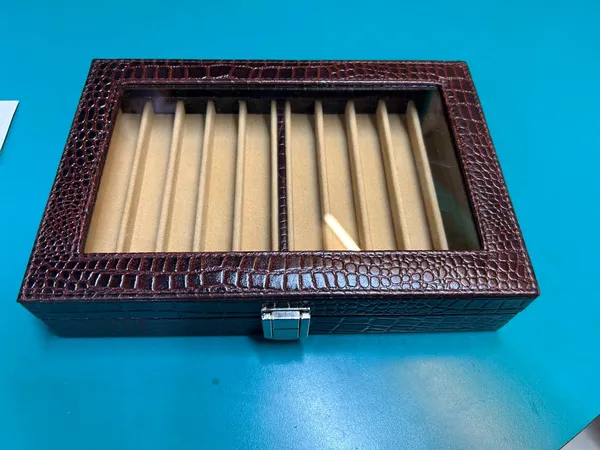 Leather_Crocodile_Pattern_Watch_Storage_Box