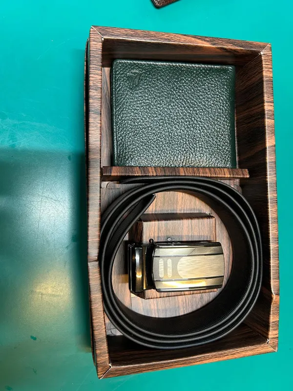 Black_Leather_Textured_Wallet_And_Belt_Set_For_Men