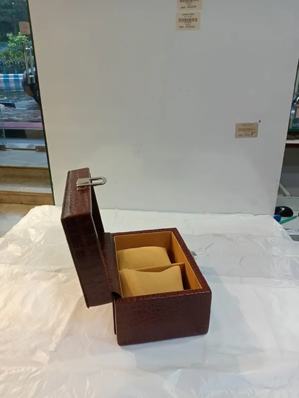 Brown_Leather_Crocodile_Pattern_Watch_Storage_Box