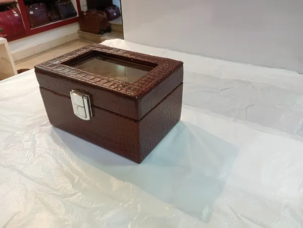 Brown_Leather_Crocodile_Pattern_Watch_Storage_Box