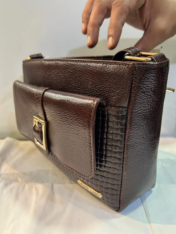 Brown_Leather_Structured_Handbag_for_Women