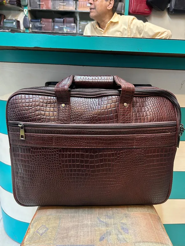 Brown_Leather_Textured_Structured_Briefcase_For_Men
