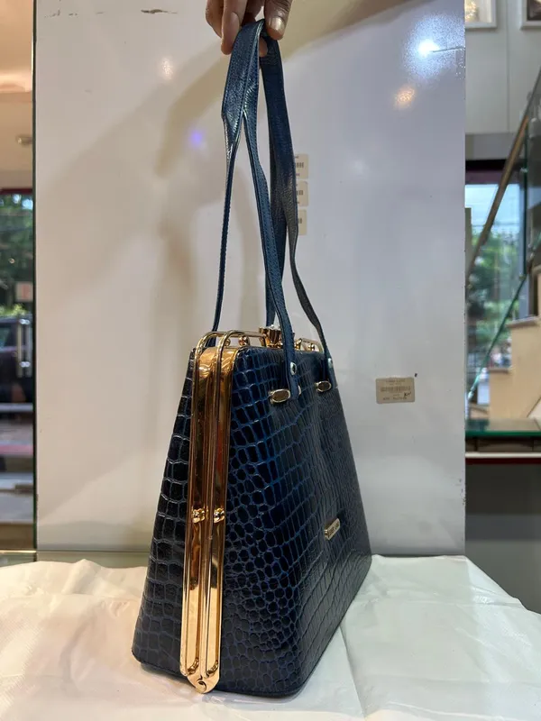 Navy_Textured_Structured_Handbag_for_Women