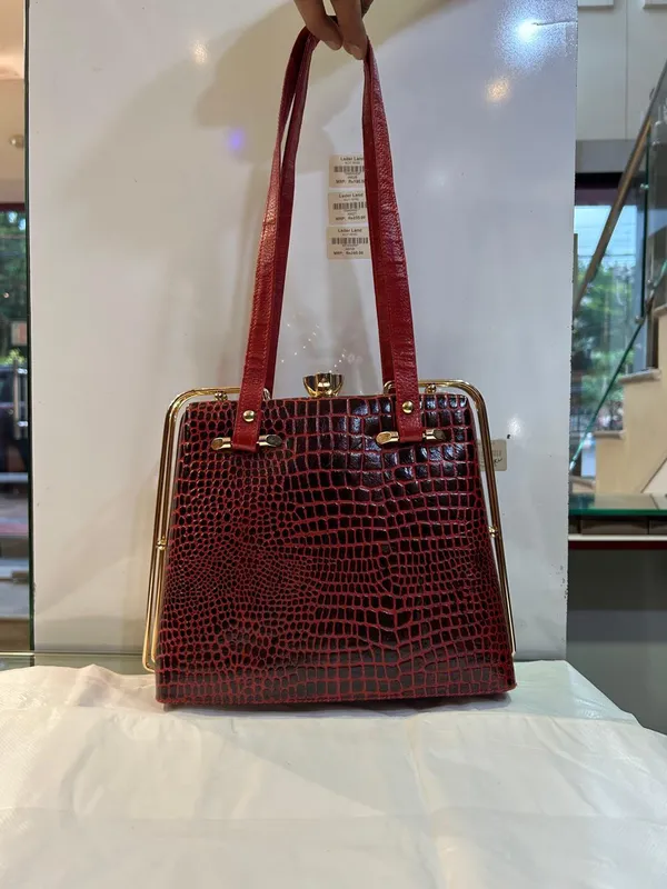 Maroon_Genuine_Leather_Structured_Handbag_for_Women