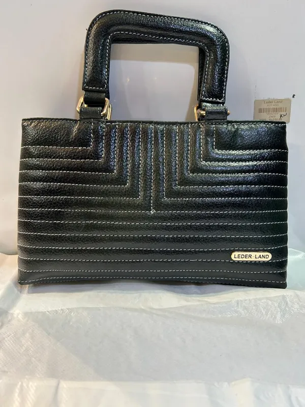 Black_Textured_Structured_Handbag_for_Women