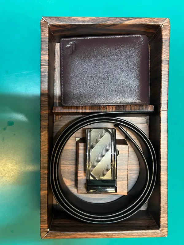 Brown_Wallet_&_Black_Leather_Belt_Gift_Set_For_Men