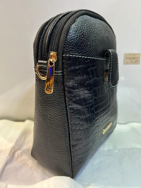 Black_Leather_Crocodile_Texture_Sling_Bag_For_Women