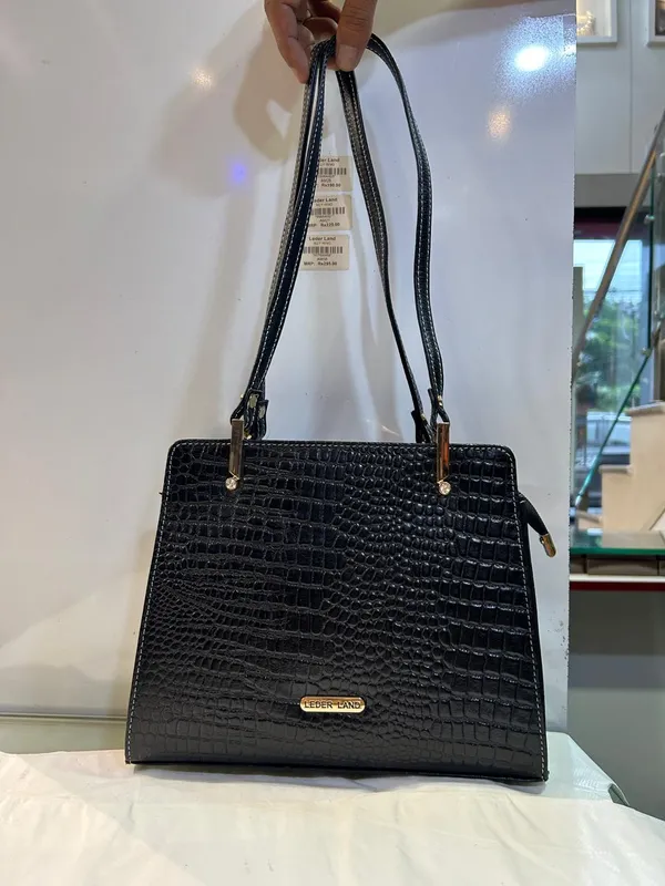 Black_Leather_Crocodile_Embossed_Tote_Bag_For_Women