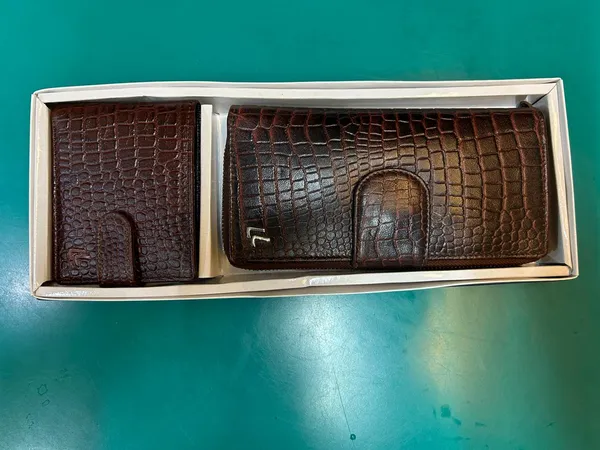 Brown_Leather_Textured_Wallet_Set_For_Men