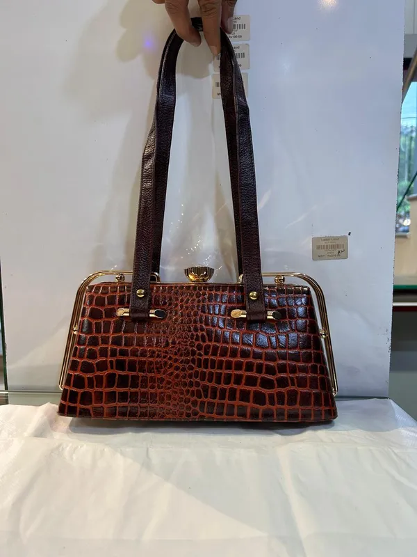 Burgundy_Genuine_Leather_Croc_Textured_Handbag_For_Women