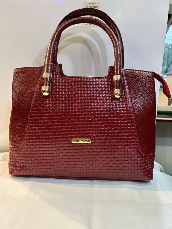 Maroon_Textured_Structured_Handbag_for_Women