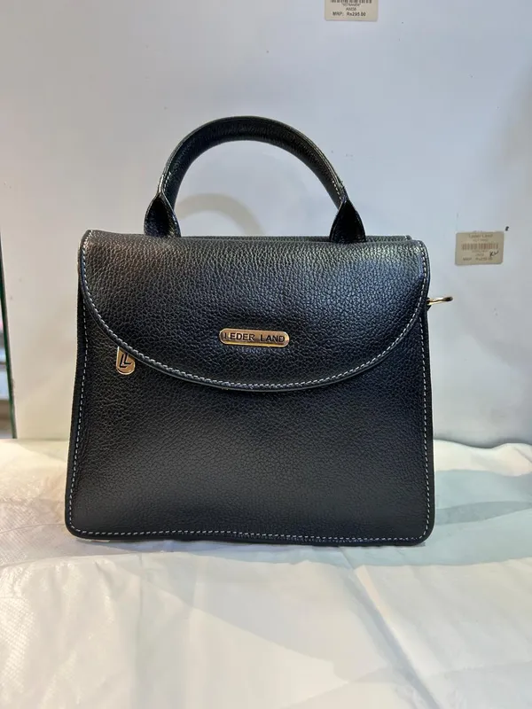 Black_Textured_Structured_Handbag_for_Women