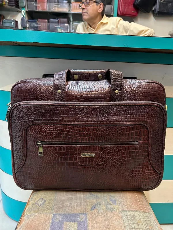 Brown_Leather_Textured_Structured_Briefcase_For_Men