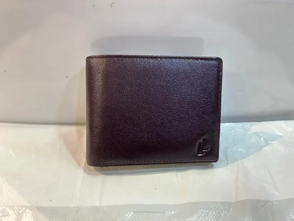 Black_Leather_Bifold_Wallet_For_Men