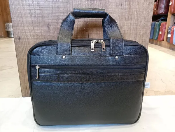 Black_Textured_Briefcase_for_Professionals
