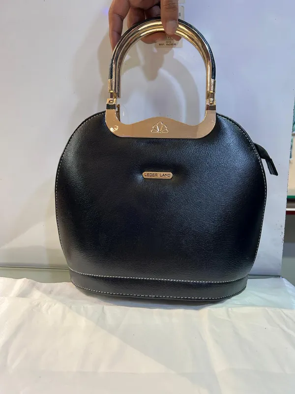 Black_Faux_Leather_Structured_Handbag_For_Women