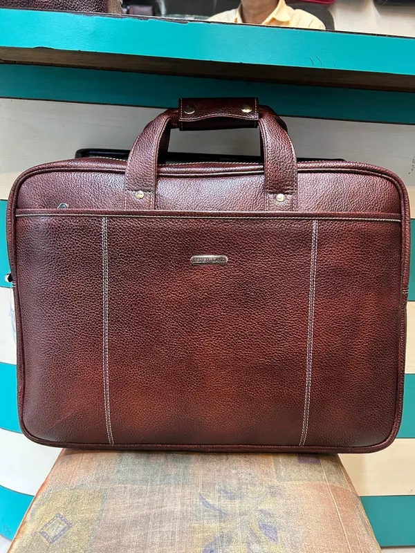 Brown_Leather_Textured_Briefcase_For_Professionals