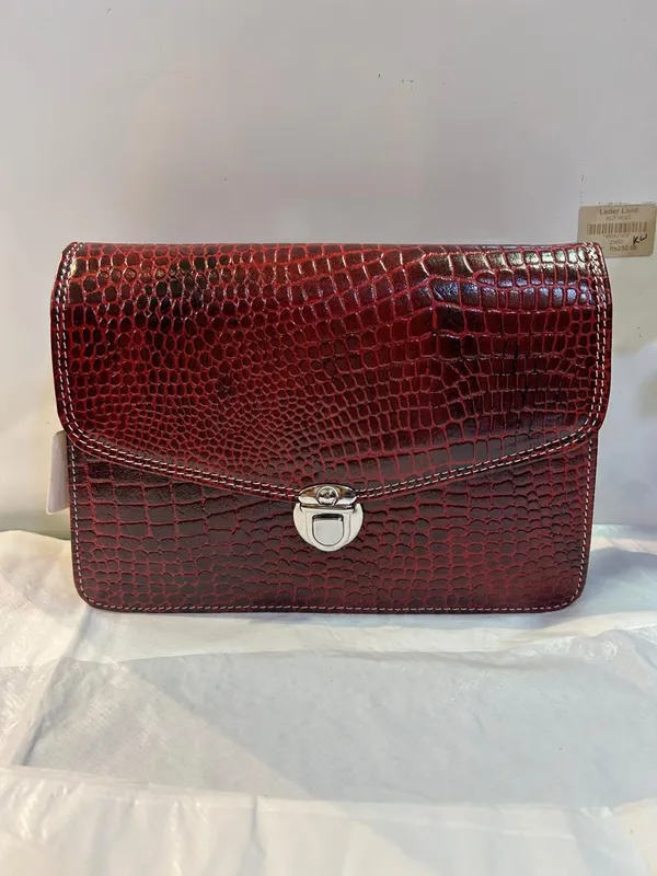 Maroon_Textured_Clutch_Bag_for_Women
