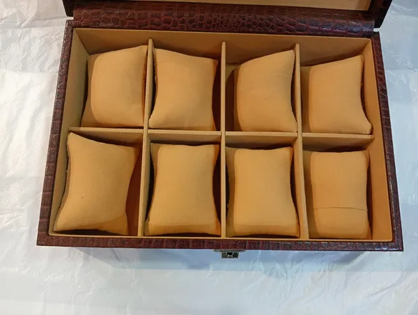 Wood_&_Glass_8_Slot_Watch_Organizer