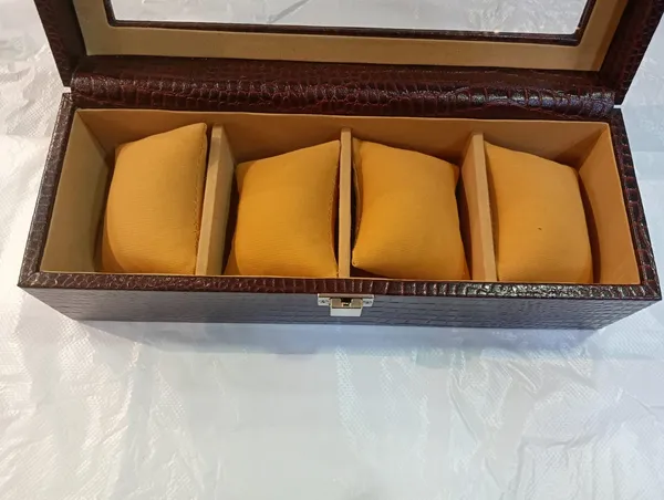 Leather_Crocodile_Textured_Watch_Storage_Box