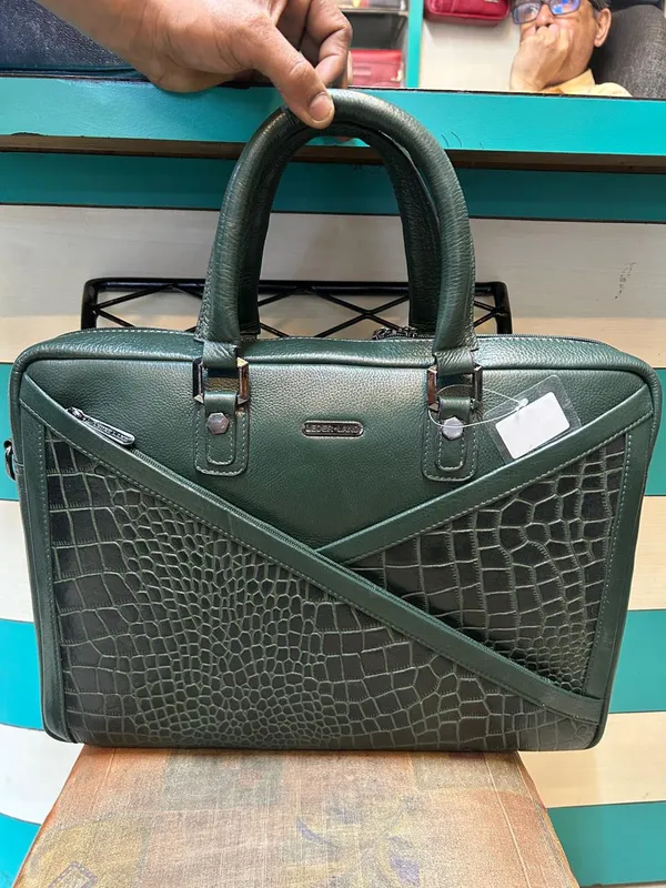 Green_Leather_Textured_Structured_Briefcase_For_Men