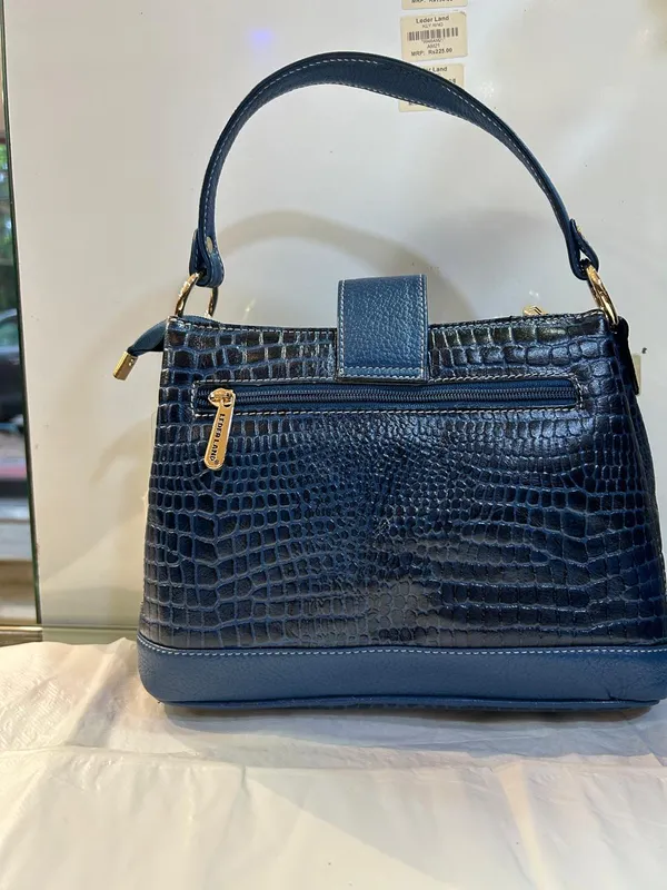 Blue_Faux_Leather_Crocodile_Textured_Handbag_For_Women
