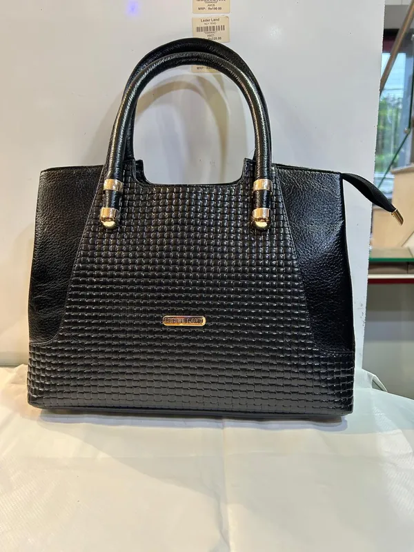 Black_Textured_Structured_Handbag_for_Women