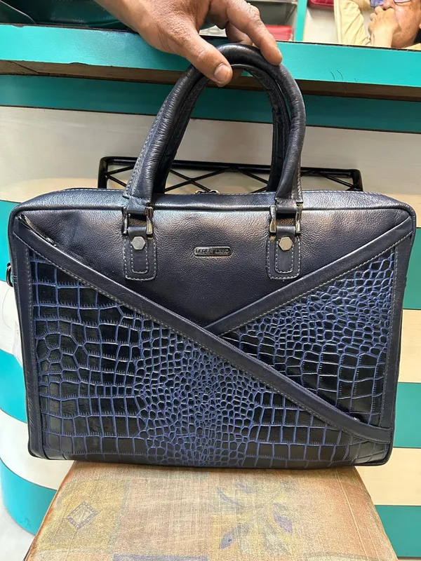 Black_Leather_Look_Crocodile_Textured_Briefcase_for_Men