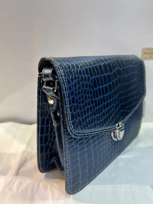 Blue_Genuine_Leather_Clutch_Bag_for_Women
