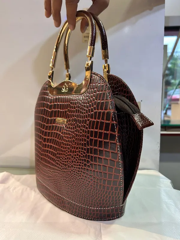 Maroon_Genuine_Leather_Structured_Handbag_For_Women