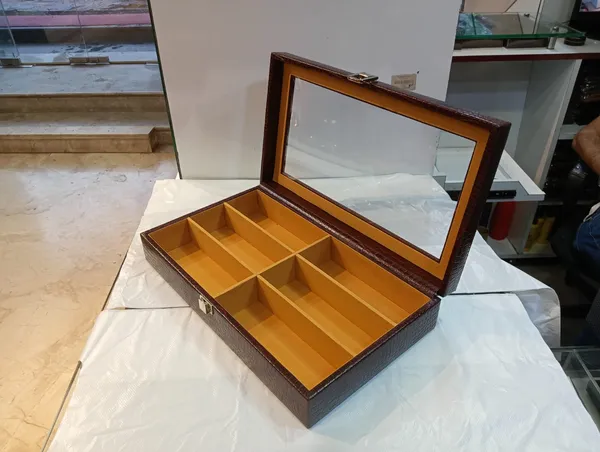 Crocodile_Pattern_Leather_Glass_Lid_Storage_Box