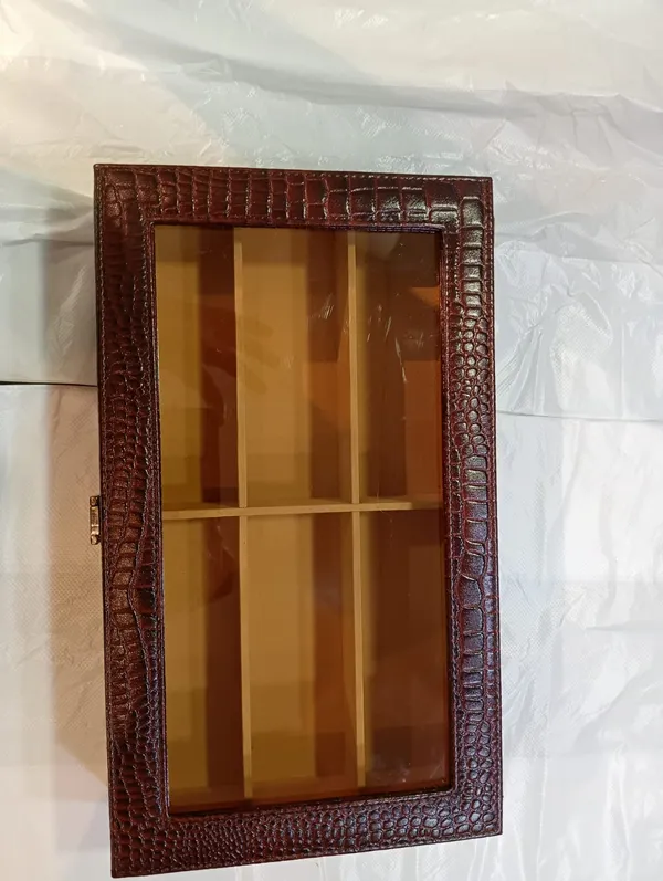Crocodile_Pattern_Leather_Glass_Lid_Storage_Box